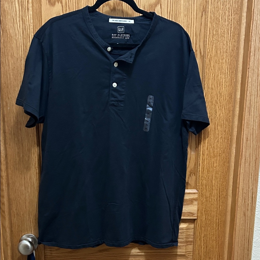 GAP Men's Black Casual Button Shirt